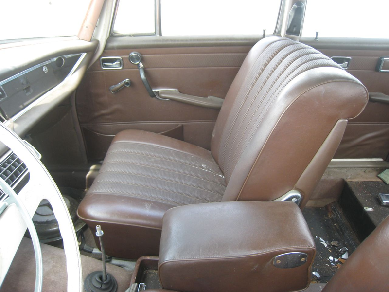 Illustration for article titled Happy Tailfins And All, This 1965 Mercedes-Benz 190c Is Crusher-Bound